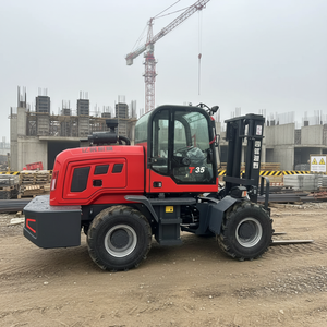 Montacargas Usado Yichen de 3.5 Toneladas a Gasolina con Mástil de Tres Etapas en Venta - Product Image 1