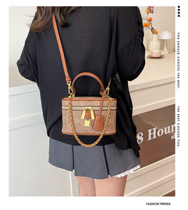 <span class=keywords><strong>Bolso</strong></span> de Mano Loumixer Guangzhou, Elegante y de Lujo, con Solapa Impermeable, Nueva Colección de Primavera, <span class=keywords><strong>Bolso</strong></span> Bandolera <span class=keywords><strong>Pequeño</strong></span> Resistente al Desgaste con Dos Asas - Product Image 6