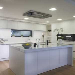 Pannello LED quadrato 25W, 3000K, design sottile, installazione a incasso, ideale per illuminazione interna ed efficienza energetica. - Product Image 2