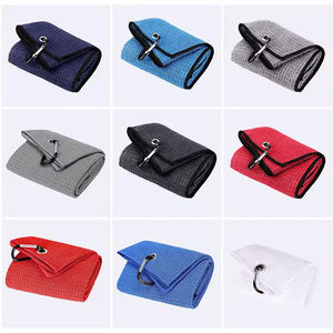 Serviette de golf pliable en trois parties en microfibre à motif gaufré - Product Image 1