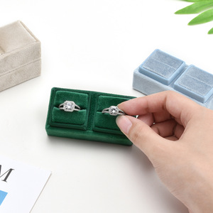 Boîtes à bijoux en velours double anneau en gros, boîtes à bijoux de mariage exquises, personnalisables avec un logo - Product Image 2