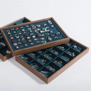 Produsen Set alat peraga tampilan perhiasan mewah Desig baru dengan 18 Slot