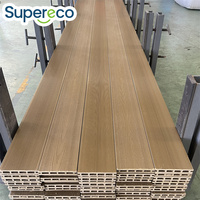 Plancher de terrasse extérieur en composite bois-plastique (WPC) moderne, antidérapant, à effet bois, étanche, pour terrasse, patio et piscine