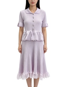 Robe midi décontractée en tricot pour femme, style français, col rabattu, manches courtes, unie, coupe trapèze, volants et dentelle, collection été 2026 - Product Image 1
