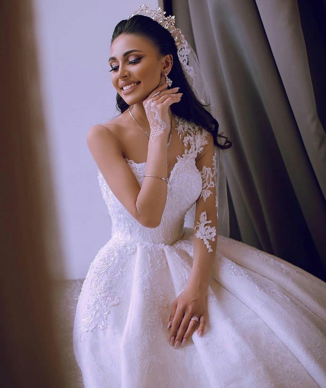 Wholesale 3D Floral Bridal Gowns Embroidery Wedding Dresses Long leeve Bridal Gowns,1 Piece