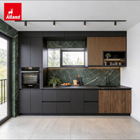 Armoires de cuisine Alland en chêne massif, personnalisées, pour les professionnels du bâtiment, de style moderne, noir mat, avec des panneaux rainurés, pour villas de luxe et complexes hôteliers