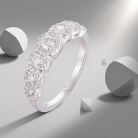 Bague en argent Moissanite Bague en argent 925 empilable avec diamant pour femme Bague de mariage circulaire blanche incrustée de Moissanite