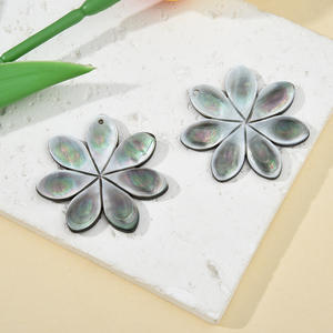 Pendentif Fleur De <span class=keywords><strong>Tahiti</strong></span> En Nacre Signe DIY Sculpté À La Main Gris Shell Fleur Pendentif - Product Image 2