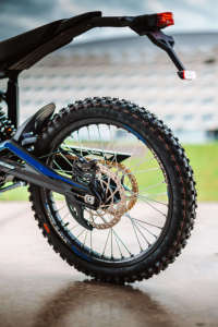 Motocyclettes tout-terrain électriques hybrides 8000W 60V Talaria Sting R MX4 Mx5 Super avec certification CE, stock US et UE - Product Image 2