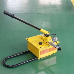 P462, Pompe hydraulique manuelle en acier ULTIMA à deux vitesses, 7400 pouces cubes d'huile utilisable, pour utilisation avec des vérins à simple action - Product Image 6