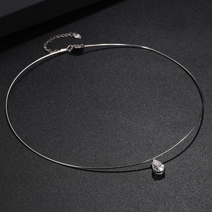 Autentica <span class=keywords><strong>Collana</strong></span> Girocollo Sottile in Argento S925 Placcato Oro 18K con Elegante Ciondolo <span class=keywords><strong>Solitario</strong></span> a Goccia in Moissanite - Product Image 3