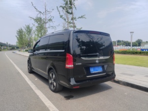 MPV de luxe d'occasion <span class=keywords><strong>2021</strong></span> V260 2.0T Turbo Édition Premium 7 places Portes électriques Propulsion arrière Exécutif En stock <span class=keywords><strong>Mercedes</strong></span>-Benz Classe V - Product Image 4