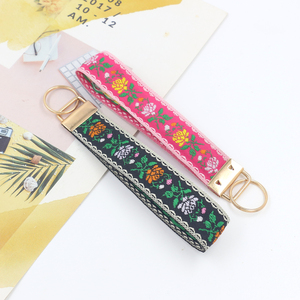 พวงกุญแจแบบโบฮีเมียน สายคล้องสไตล์ชาติพันธุ์ ลายดอกไม้หลากสีสัน สายคล้องข้อมือสำหรับกุญแจ ที่ใส่กุญแจรถสำหรับผู้หญิง - Product Image 5