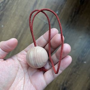 Boules de cèdre aromatiques personnalisables avec logo et corde <span class=keywords><strong>rouge</strong></span> pour le rangement des vêtements - Product Image 2