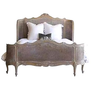 Giường ngủ khung gỗ chạm khắc cổ điển Pháp chất lượng cao, kích thước Queen/King, chất liệu mây và tre đan - Product Image 1