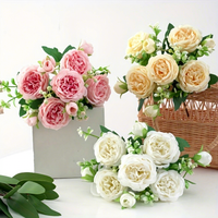 Bouquet de roses artificielles réalistes et parfumées en plastique souple pour mariage, style naturel moderne haute simulation, idéal pour l'exportation transfrontalière