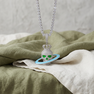 Pendentif Alien Planet en Argent et Moissanite Glacée, Bijou de Luxe Hip Hop, Accessoire de Mode Tendance pour Événements Habillés et Soirées - Product Image 1