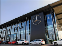 Atelier et entrepôt préfabriqués modernes à grande portée en structure acier à faible coût avec panneaux sandwich pour salles d'exposition automobiles 4S
