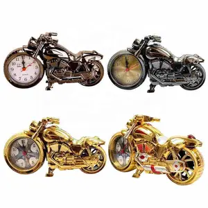 Eski ev saat moda kişiselleştirilmiş altın Retro buhar tren motosiklet Model yatak odası masa çalar saati en iyi hediyeler