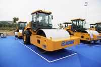 Compacteur vibrant de marque XCM G, 26 tonnes, modèle XS263, rouleau à tambour unique, puissance 162 kW