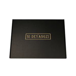 Op Maat Gemaakte Zwarte Papieren Verpakkingsdoos Voor Kleding Luxe Sieraden Cadeau High-End Reliëf Matlaminering Goud Gerecycled Materiaal - Product Image 3