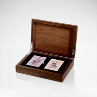 Boîte de rangement pour jeux de cartes en bois de noyer bicolore, finition mate, fabriquée à la main, couvercle gravé, bois massif, étui cadeau pour cartes à jouer, doublure en velours