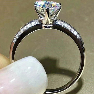 Anello Nuziale Classico a Sei Punte con Zirconi per Donne, Gioiello Elegante e Lussuoso - Product Image 4