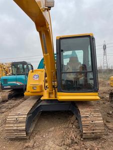 Especialista urbano con dimensiones compactas y salida de bajo ruido Komatsu 60 Excavadora usada para proyectos de construcción de ciudades - Product Image 4