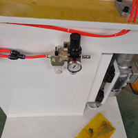 Machine de fabrication de portes en bois