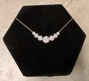 Collar de Plata de Ley 925 con Siete Piedras de Moissanita de Corte Redondo, Regalo de Aniversario, Compromiso o Boda para Enamorados - Product Image 2