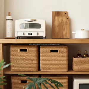 Cesta de mimbre marrón cuadrada de gran venta, organizador de interiores con asas recortadas para artículos diversos o almacenamiento de almohadas, forma rectangular - Product Image 1