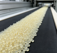 Colle thermofusible multi-substrats 7032, granulés transparents jaune clair pour panneaux de bois et lamination de papier décoratif