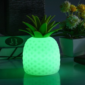 Lampe <span class=keywords><strong>de</strong></span> nuit en silicone motif dessin animé pomme et ananas, 8 couleurs changeantes, lampe palmier, cadeau pour enfants, LED ciel étoilé, <span class=keywords><strong>batterie</strong></span> intégrée - Product Image 4