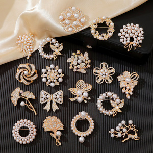 Broches en perles électroplaquées japonaises 2026, très tendance, pour femmes, cadeau de luxe, <span class=keywords><strong>bijoux</strong></span> pour la fête <span class=keywords><strong>des</strong></span> mères - Product Image 4