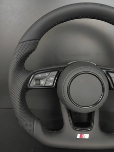 Volant de direction pour <span class=keywords><strong>Audi</strong></span> A3 A4 A5 A6 Q3 Q5 R8 <span class=keywords><strong>TT</strong></span> Q7 S-line |   Cuir Nappa & Perforé |   Volant sport à fond plat - Product Image 5