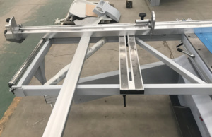 Sega a Pannello con Tavolo Scorrevole Automatico per Taglio Lineare del Legno, con Sollevamento e Inclinazione, Macchina Tagliatrice Quadrata - Product Image 4