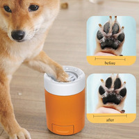 Gobelet nettoyant pour pattes de chien écologique, capacité 500 ml, pour le nettoyage des pattes en extérieur. Outil de toilettage de luxe pour chiens.