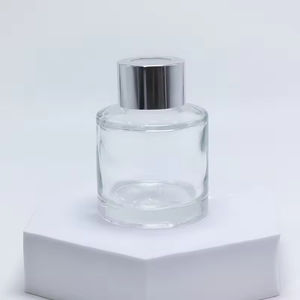 Botella de Vidrio Cuadrada Personalizada de 100ml 200ml con Tapa Dorada para Difusor de Aromas para el Hogar - Product Image 5