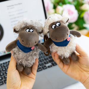 Porte-clés en peluche mignon <span class=keywords><strong>petit</strong></span> <span class=keywords><strong>mouton</strong></span>, breloque de sac, ornement de 4 pouces, cadeau idéal ; Écharpe Shaun the Sheep pour cadeaux d'anniversaire unisexe - Product Image 3