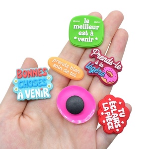 XB gros dessin animé personnalisé mode motivation français phrase sabot décoration Pvc belle langue émotion lettre chaussure charme - Product Image 3
