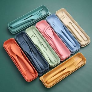 Ensemble de vaisselle portable en gros pour enfants et étudiants, complet avec couteau, fourchette et cuillère en paille de blé, stylo promotionnel inclus pour usage domestique - Product Image 4