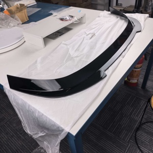 Aileron de coffre arrière pour Volkswagen Golf 8, style lame, noir piano, texture fibre de carbone, matériau ABS, compatible 2020+ - Product Image 3