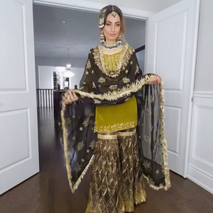 Ensemble Kurti Sharara Gharara Prêt-à-porter Brodé à la Main en Soie, Coupe Slim, Style Indien et Pakistanais, Vente en Gros PinkCityBlocks - Product Image 1