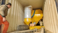 Silo à ciment portable de 40 tonnes et 50 tonnes, silo horizontal mobile à profil bas pour le stockage de poudre, avec convoyeur à vis et système de pesage