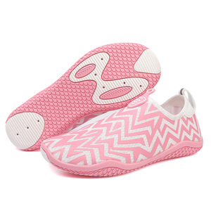 Chaussures aquatiques unisexes d'extérieur – Sandales de plage résistantes aux coupures avec semelle extérieure en caoutchouc antidérapante – Chaussures toutes saisons adaptées aux pieds nus - Product Image 3