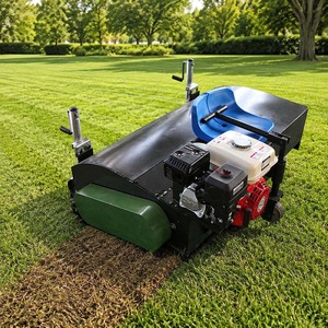 Machine à brosser le gazon artificiel à essence, machine à brosser l'herbe synthétique pour l'entretien des terrains de football - Product Image 1