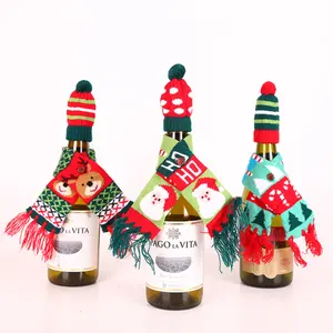 Ensemble chapeau et écharpe couverture de vin De Noël écharpe artisanat Bouteille foulards arbre De Noël Renne et Père Noël style tissu De fête de Vacances