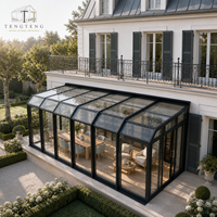 Véranda mobile en verre personnalisable, conçue avec un design d'enceinte extérieure en verre pour les villas, les balcons et les patios de jardin