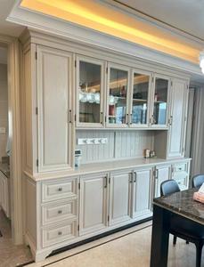 خزانة جانبية فاخرة على الطراز الفرنسي مصنوعة من خشب البلوط الصلب مع أبواب زجاجية - خزانة متينة وصديقة للبيئة مدمجة لغرفة الطعام - Product Image 2