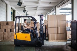 Xilin 1.6/1.8/2.0 tonnes Chariot élévateur électrique à 3 roues avec double roue motrice avant 1552mm petit tournant - Product Image 6